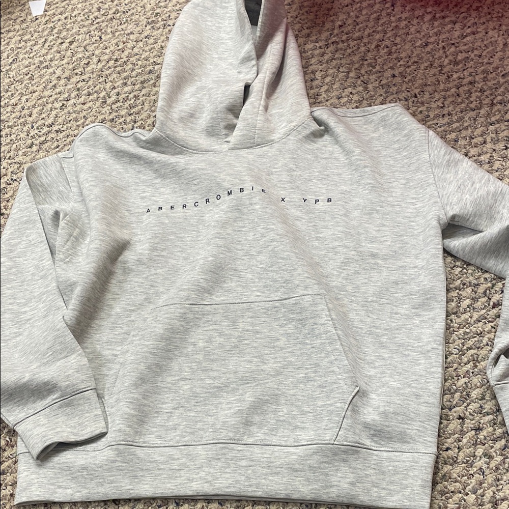 BRAND NEW-Abercrombie Kids Light Gray Pullover size 15/16